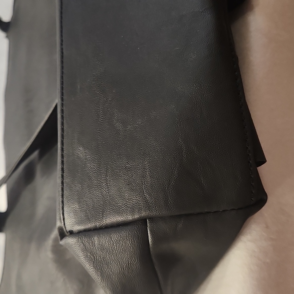 ATTENTION Elegant Black Ruffled Tote Bag SOFT LEATHER CLEARANCE - Picture 10 of 10